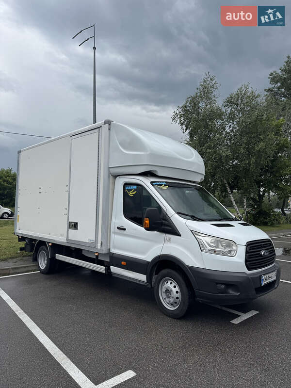 Грузовой фургон Ford Transit 2015 в 