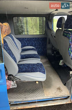 Вантажопасажирський фургон Ford Transit 2003 в 