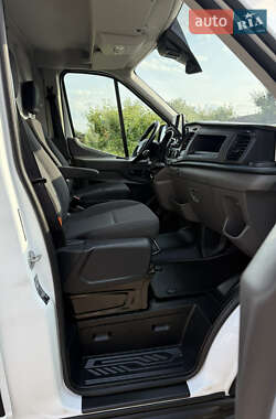 Вантажний фургон Ford Transit 2021 в 