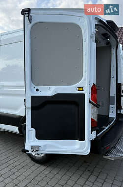 Вантажний фургон Ford Transit 2021 в 