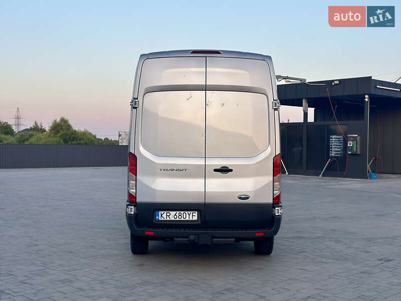 Грузовой фургон Ford Transit 2014 в Брошневе-Осаде