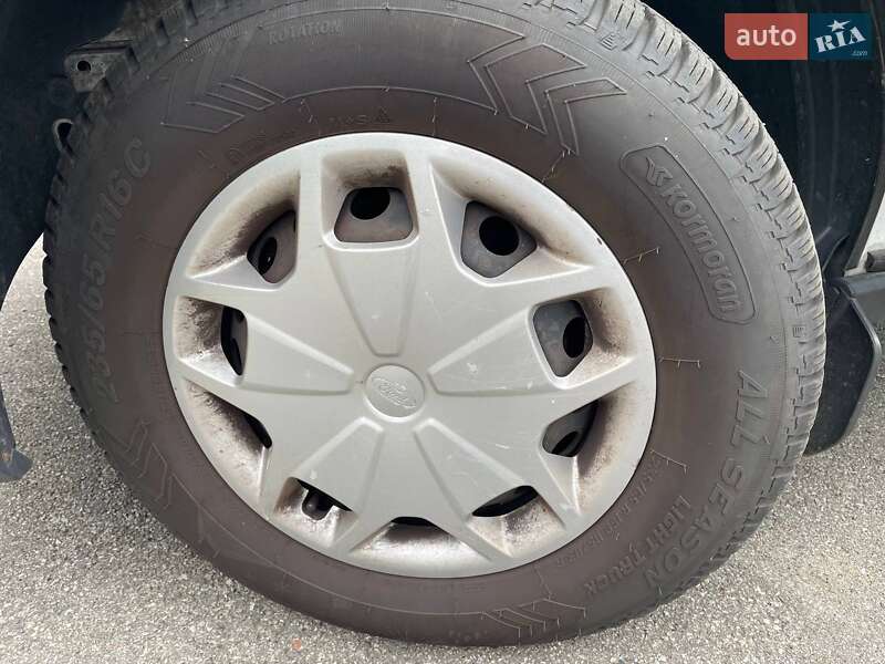 Вантажний фургон Ford Transit 2017 в Борисполі