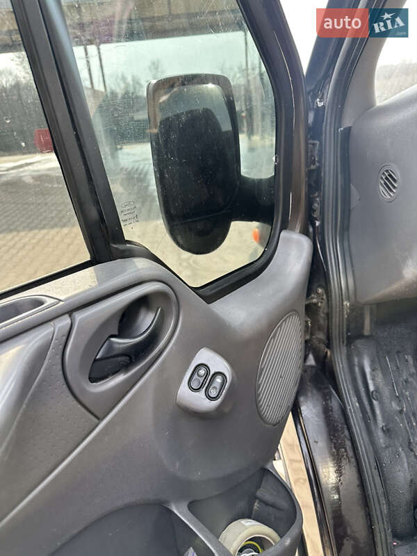 Грузовой фургон Ford Transit 2005 в Львове