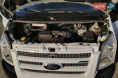 Грузовой фургон Ford Transit 2012 в 