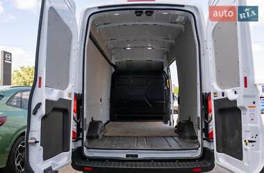 Грузовой фургон Ford Transit 2023 в 