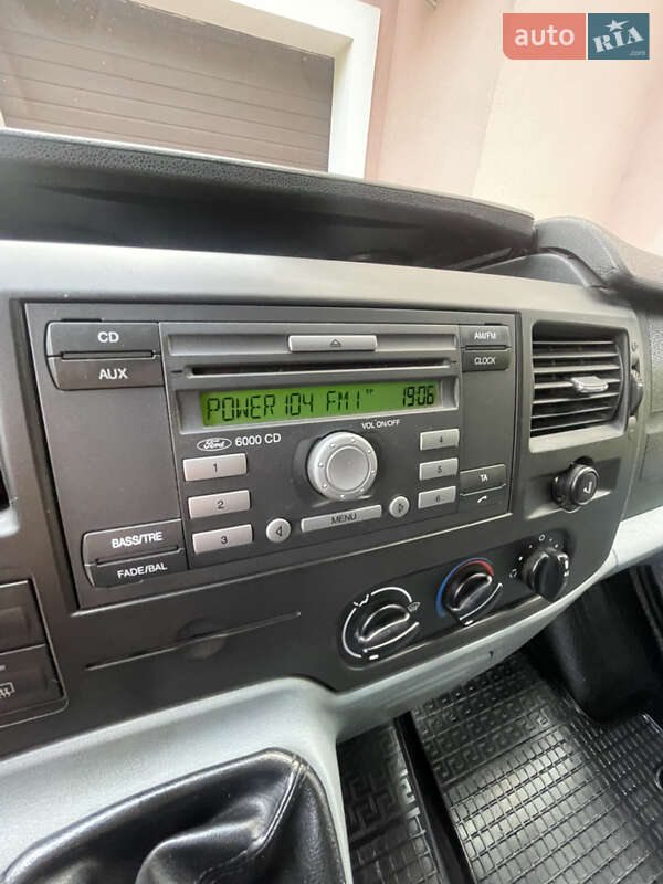 Грузовой фургон Ford Transit 2011 в Киеве