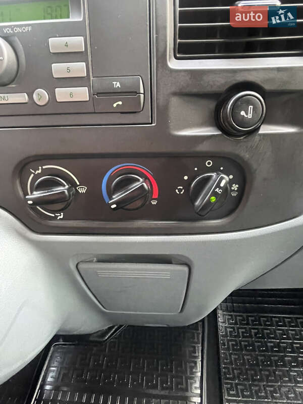Грузовой фургон Ford Transit 2011 в Киеве