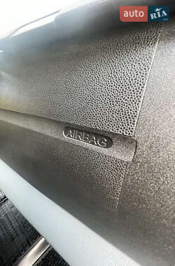 Грузовой фургон Ford Transit 2011 в 