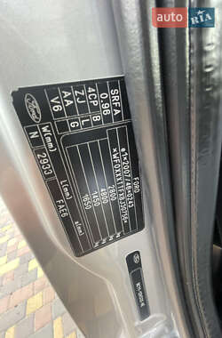 Грузовой фургон Ford Transit 2011 в 