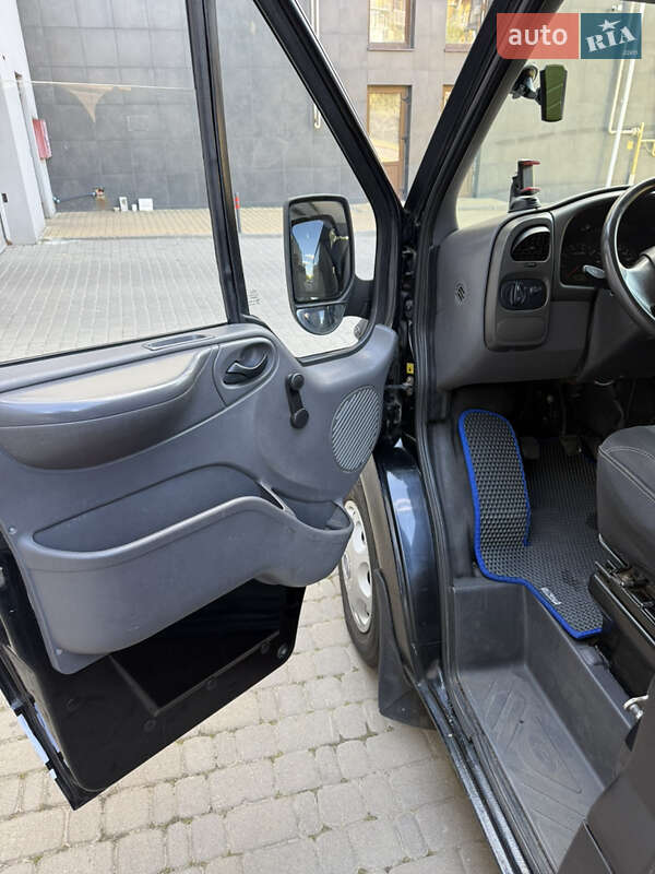 Грузопассажирский фургон Ford Transit 2005 в Киеве