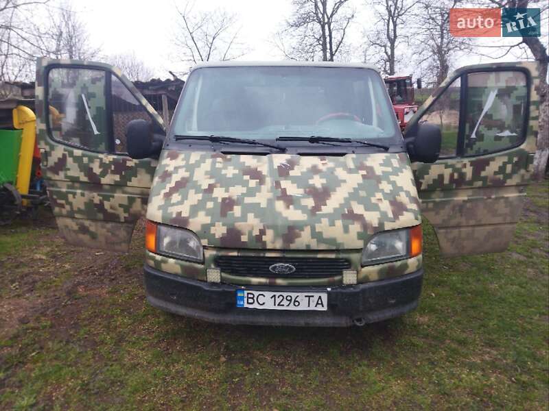 Микроавтобус Ford Transit 2000 в Львове
