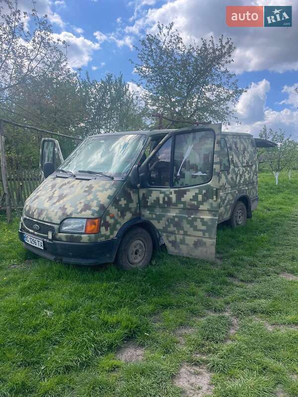 Микроавтобус Ford Transit 2000 в Львове