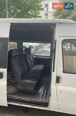 Грузопассажирский фургон Ford Transit 2002 в 