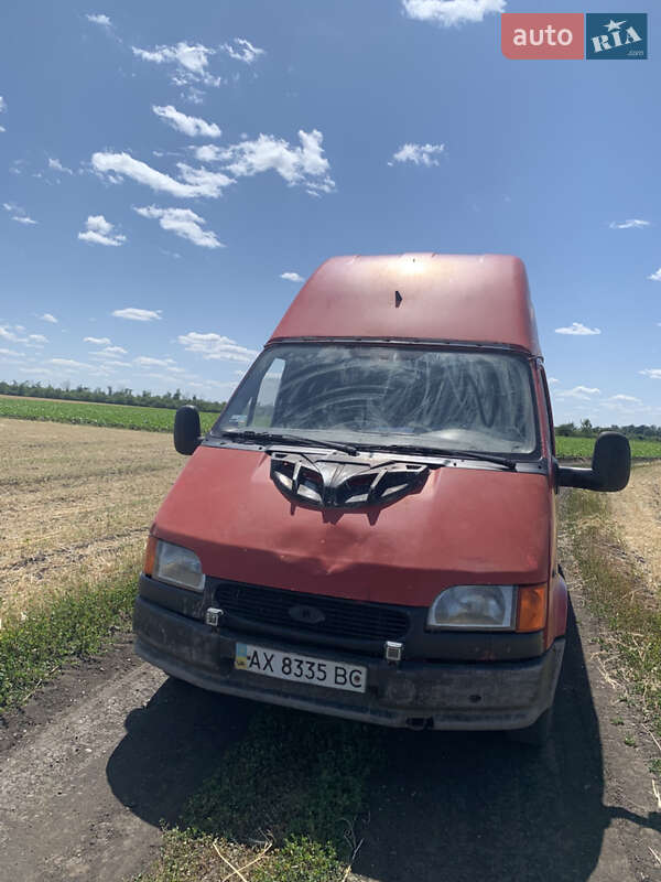 Грузовой фургон Ford Transit 1999 в 