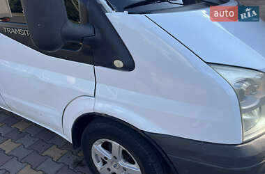 Грузовой фургон Ford Transit 2006 в 