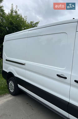 Вантажний фургон Ford Transit 2020 в 