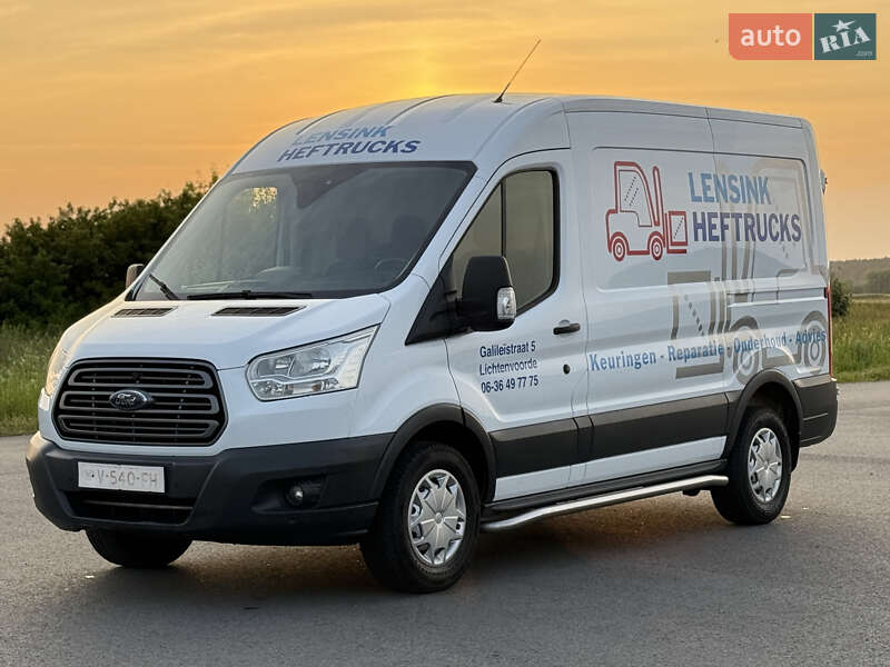 Грузовой фургон Ford Transit 2017 в 