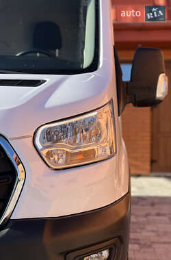 Грузовой фургон Ford Transit 2020 в 