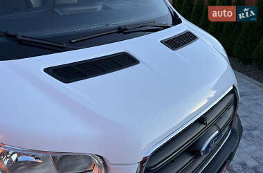 Грузовой фургон Ford Transit 2020 в 