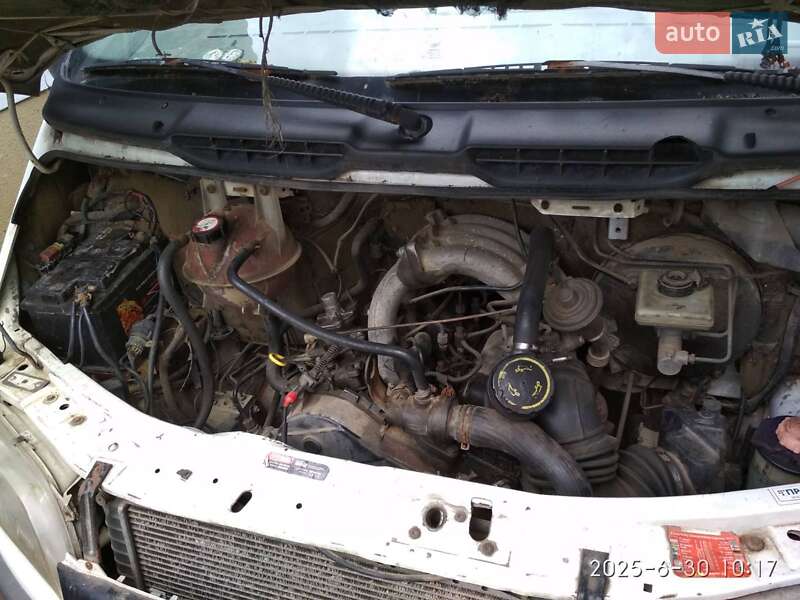 Грузовой фургон Ford Transit 1998 в Могилев-Подольске