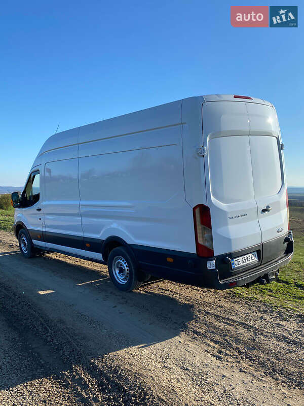 Грузовой фургон Ford Transit 2014 в Новоселице