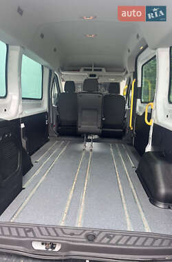 Мікроавтобус Ford Transit 2015 в 