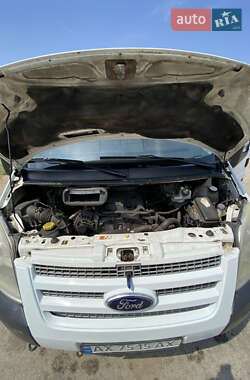 Вантажний фургон Ford Transit 2012 в 