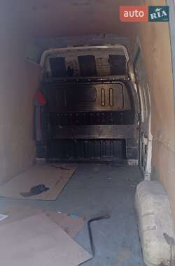 Грузовой фургон Ford Transit 2004 в 
