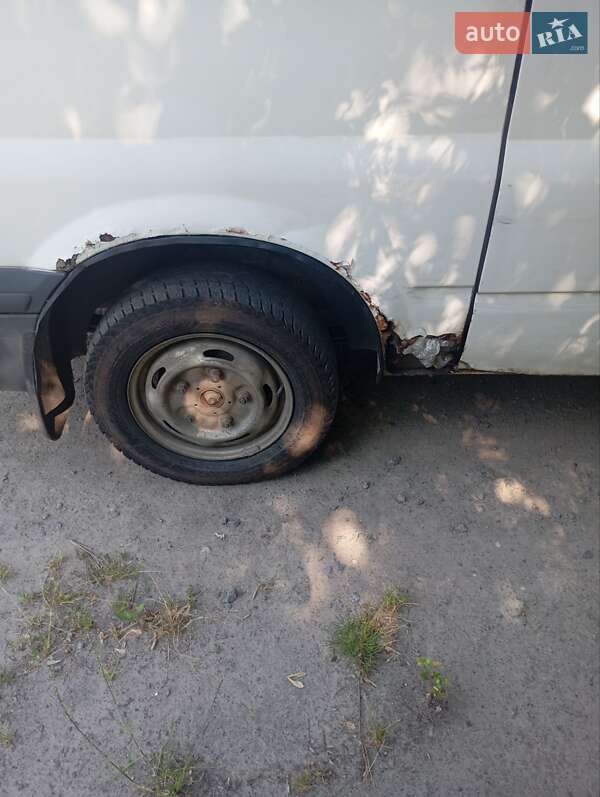 Грузовой фургон Ford Transit 2004 в Шепетовке