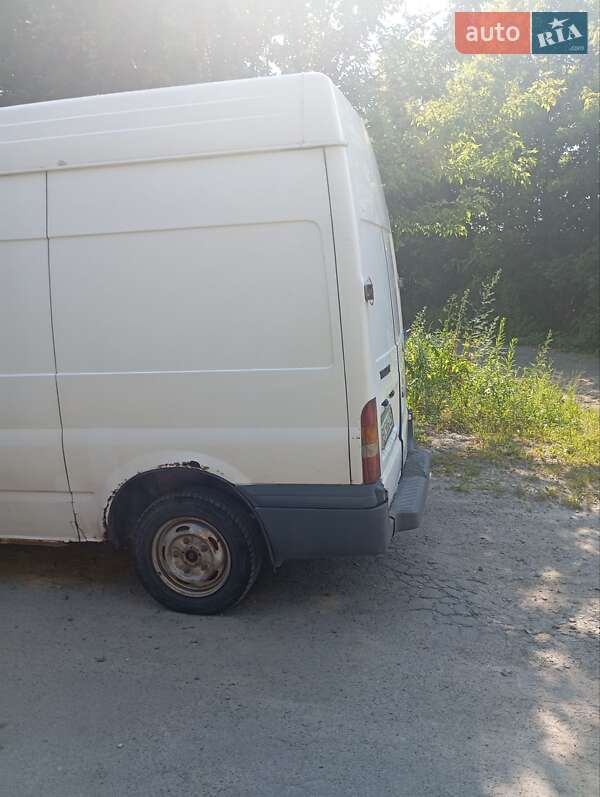 Грузовой фургон Ford Transit 2004 в Шепетовке