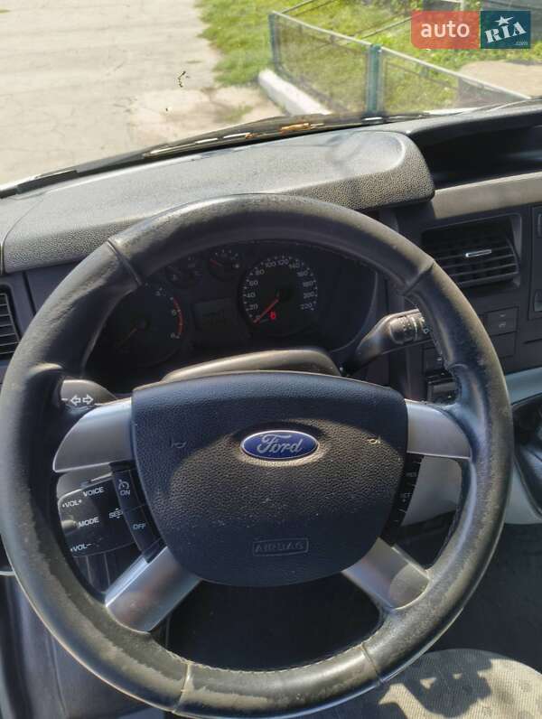 Вантажний фургон Ford Transit 2011 в Варві