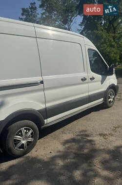 Вантажопасажирський фургон Ford Transit 2016 в 