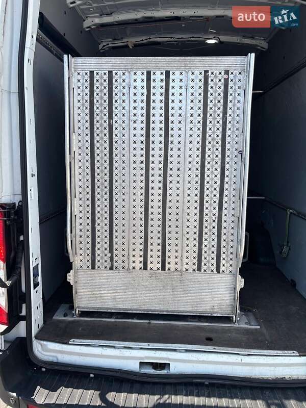 Вантажний фургон Ford Transit 2020 в Ковелі