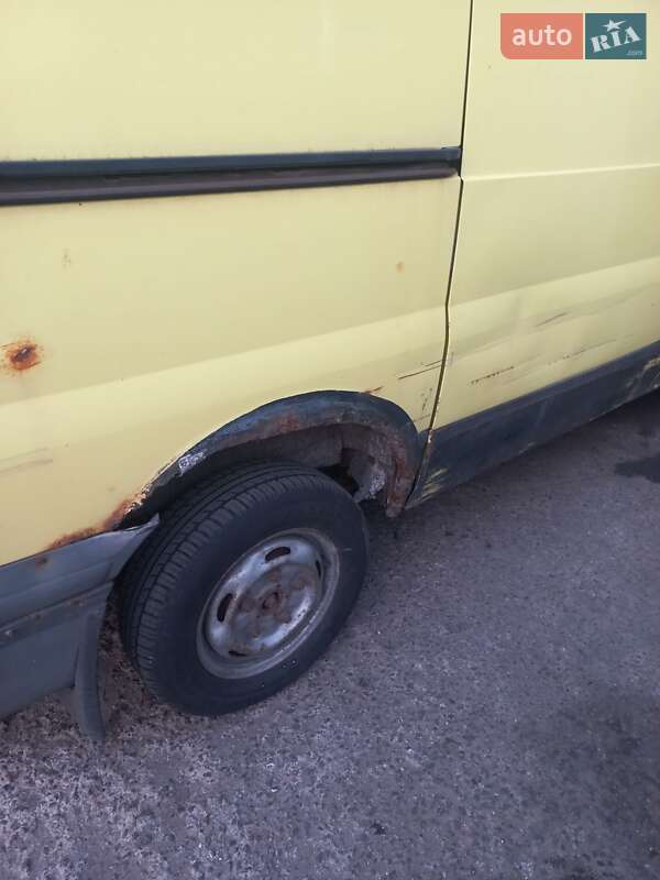 Вантажний фургон Ford Transit 2002 в Києві