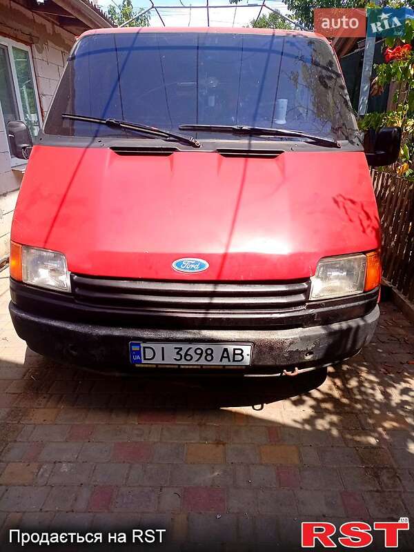 Вантажопасажирський фургон Ford Transit 1988 в 