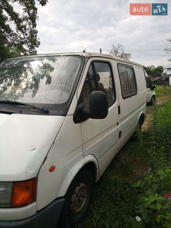 Вантажний фургон Ford Transit 2000 в Калуші