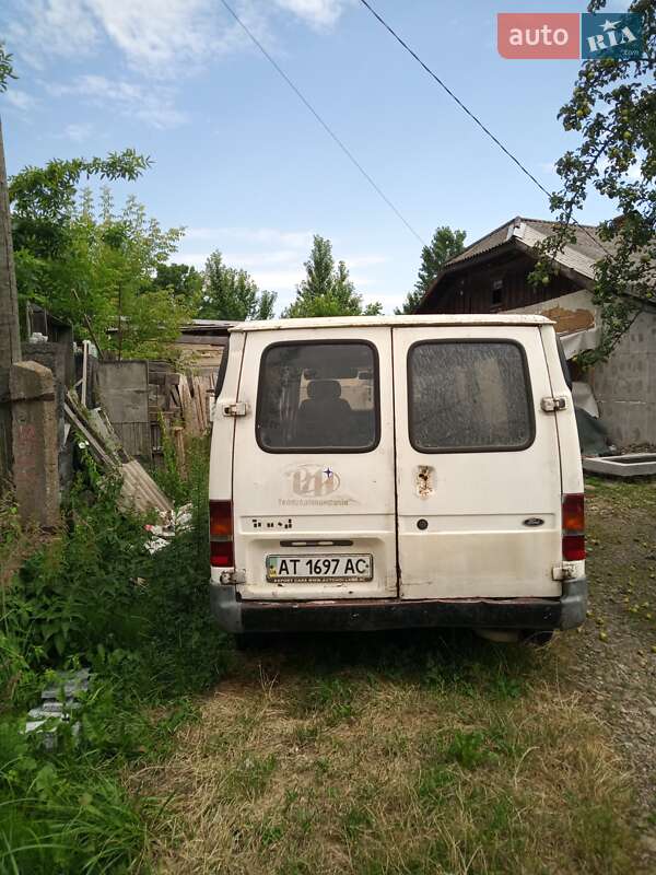 Вантажний фургон Ford Transit 2000 в Калуші