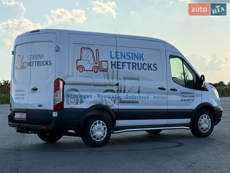 Вантажний фургон Ford Transit 2017 в Радивиліві
