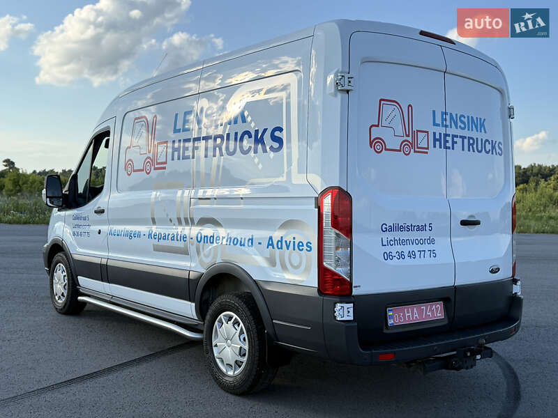 Вантажний фургон Ford Transit 2017 в Радивиліві