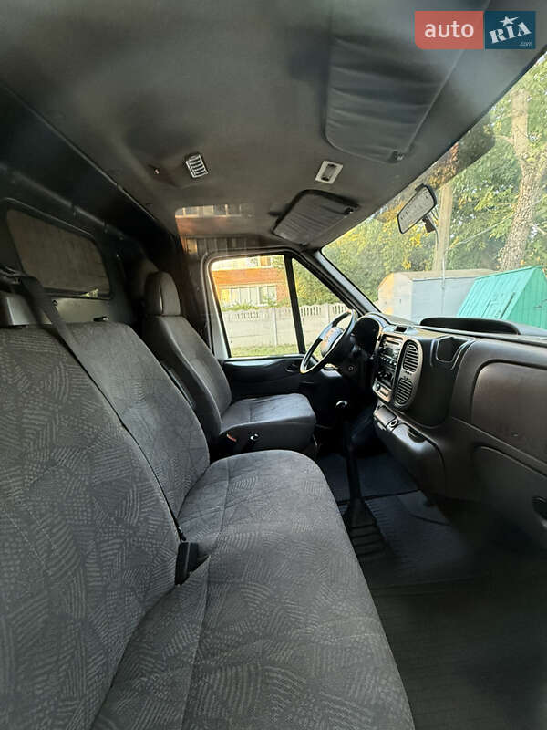 Вантажний фургон Ford Transit 2005 в Іванові