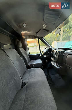 Вантажний фургон Ford Transit 2005 в 