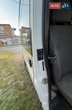 Вантажний фургон Ford Transit 2005 в 