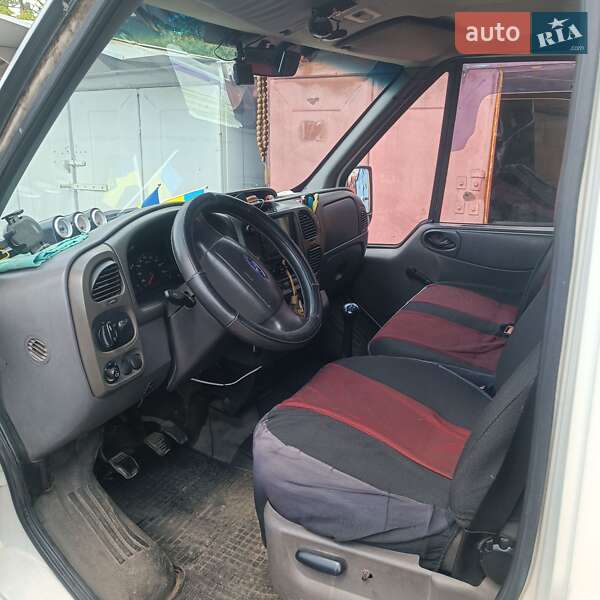 Вантажопасажирський фургон Ford Transit 2004 в Дніпрі