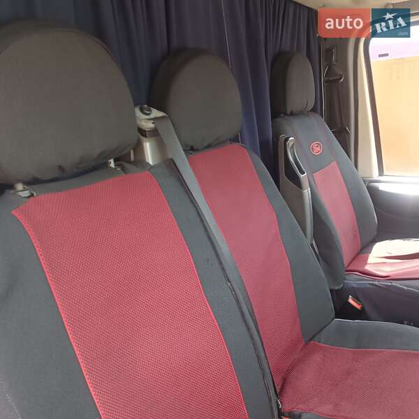 Вантажопасажирський фургон Ford Transit 2004 в Дніпрі