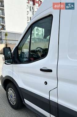 Грузовой фургон Ford Transit 2018 в 