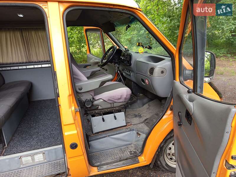 Грузопассажирский фургон Ford Transit 1998 в Бродах