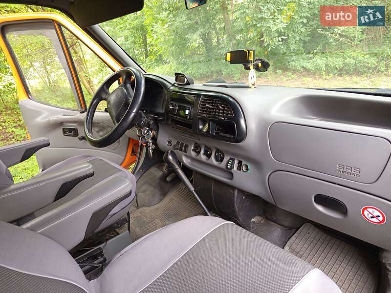 Грузопассажирский фургон Ford Transit 1998 в Бродах