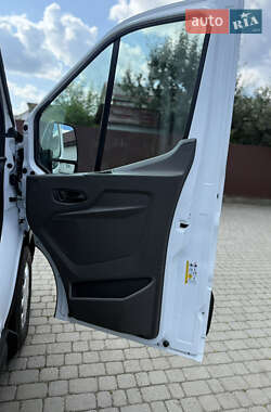 Грузовой фургон Ford Transit 2020 в 