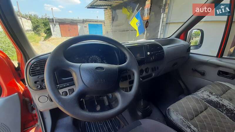 Микроавтобус Ford Transit 2000 в Южноукраинске