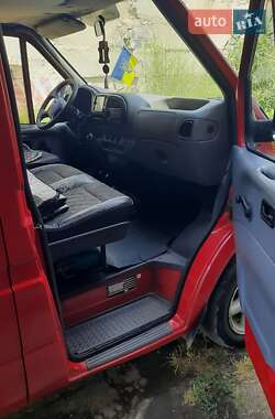 Микроавтобус Ford Transit 2000 в 
